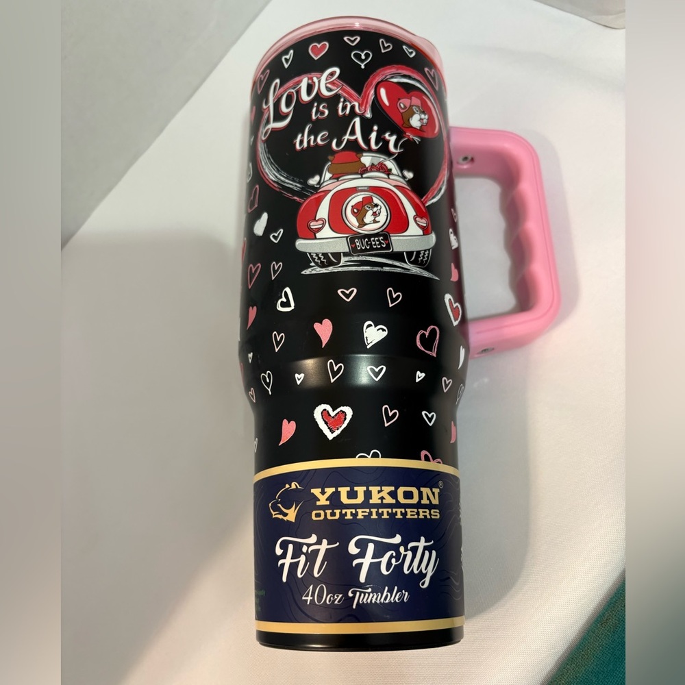 Buc-ee's "Love is in the Air"‎ 40oz stainless steel tumbler Yukon Outfitters NWT